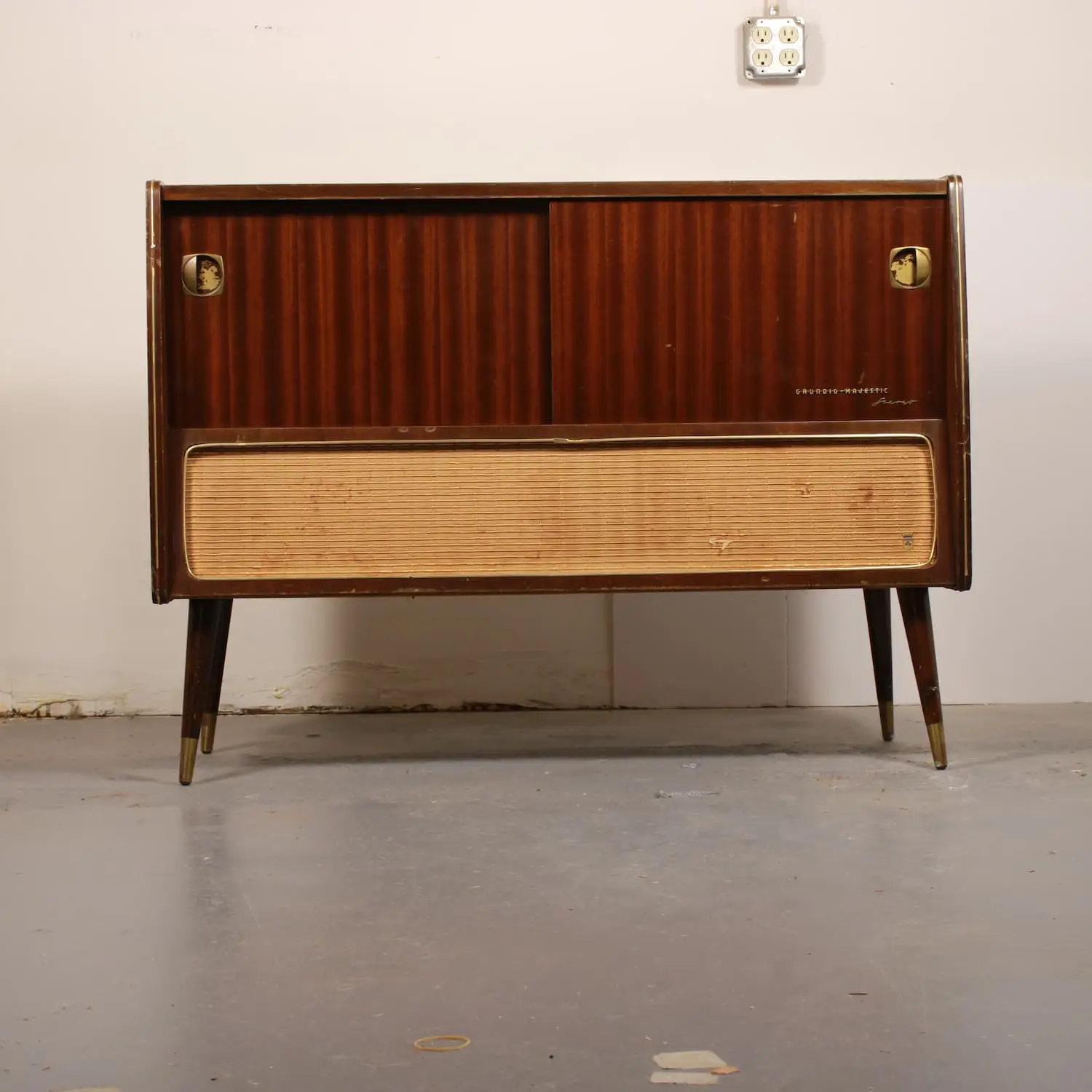 Restored Grundig Majestic SO 160 U a 1 German mid century modern cabinet