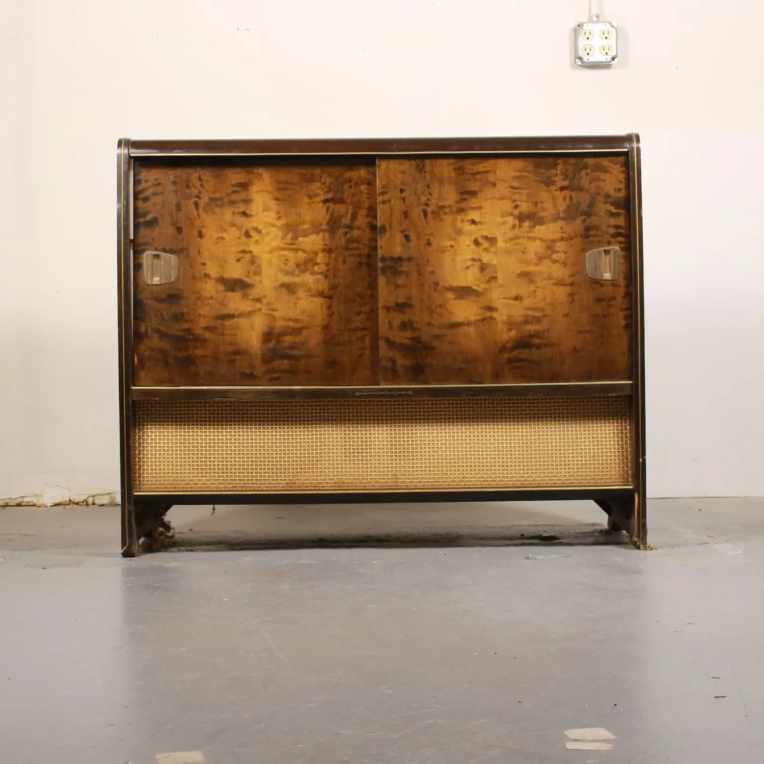 Vintage Grundig Majestic Classic Series hifi audio console system layout