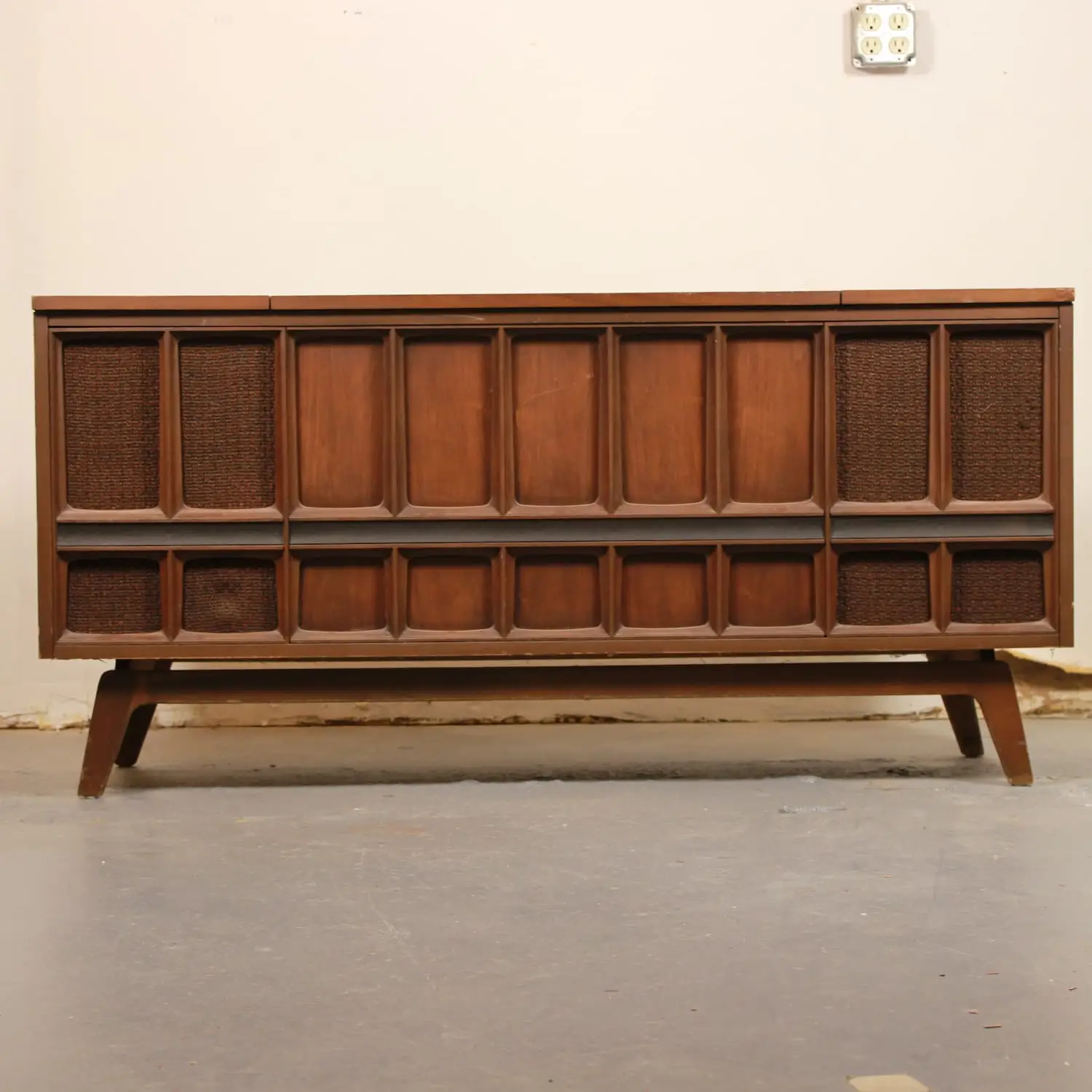 Vintage Zenith Model A20 custom record player cabinet restoration project