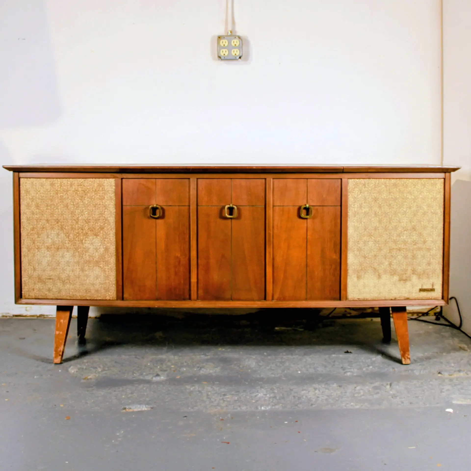 Restored vintage Zenith MK2670 modern stereo console upgrade framework